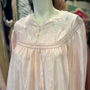 Dainty Sweet Vintage Nightgown